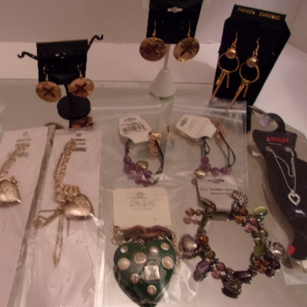 NWTS LOT HEART/LOVE BRACELETS/NECKLACES & EARRINGS